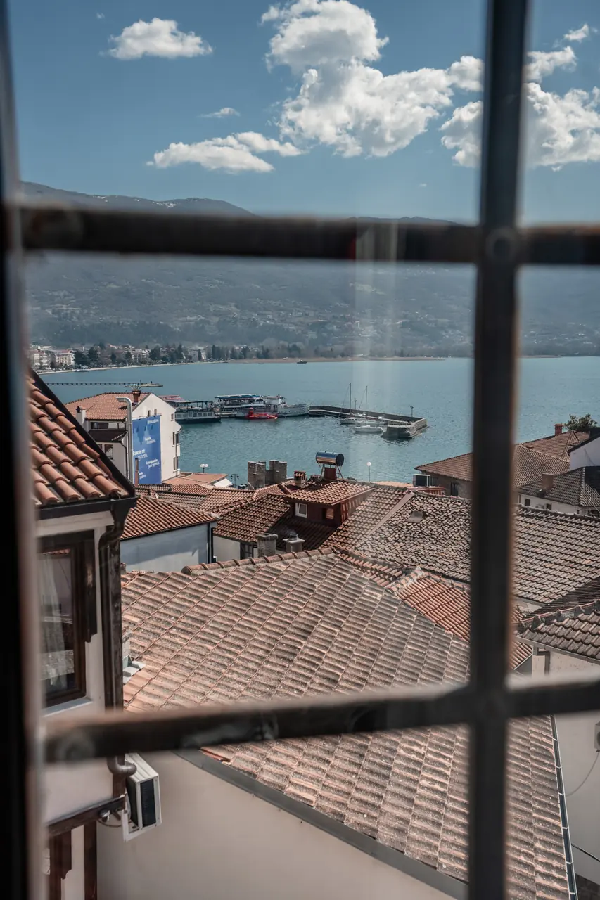Делукс апартман со поглед кон езерото, фотографија 8